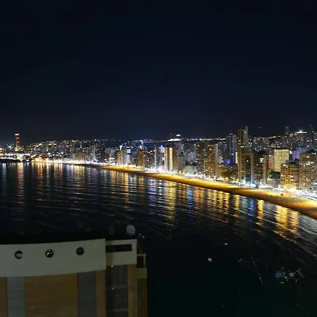 Apartamento El Faro De Benidorm Buitenkant foto